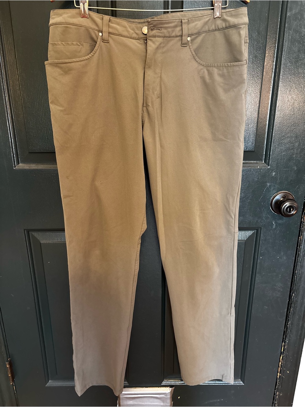 lululemon athletica Men's Chinos in Olive